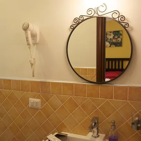 拉旺达罗斯玛丽诺住宿加早餐酒店 阿西西