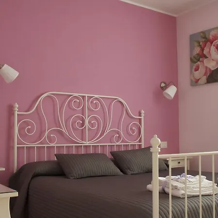 住宿加早餐酒店 拉旺达罗斯玛丽诺住宿加早餐酒店 阿西西