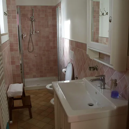 拉旺达罗斯玛丽诺住宿加早餐酒店 3*