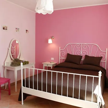 住宿加早餐酒店 拉旺达罗斯玛丽诺住宿加早餐酒店 阿西西